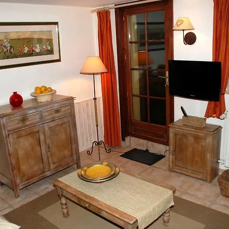 Couette-café & Golf A 3*